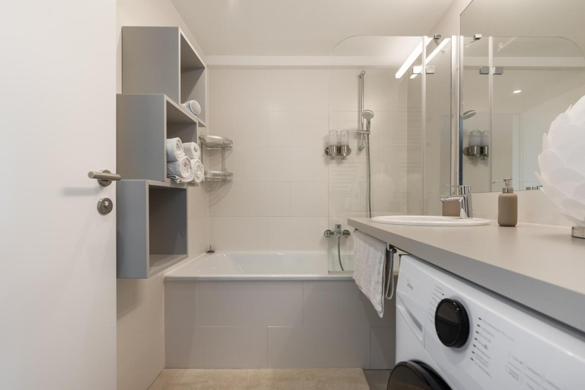 Luxurious Living With Beautiful Terrace Apartament