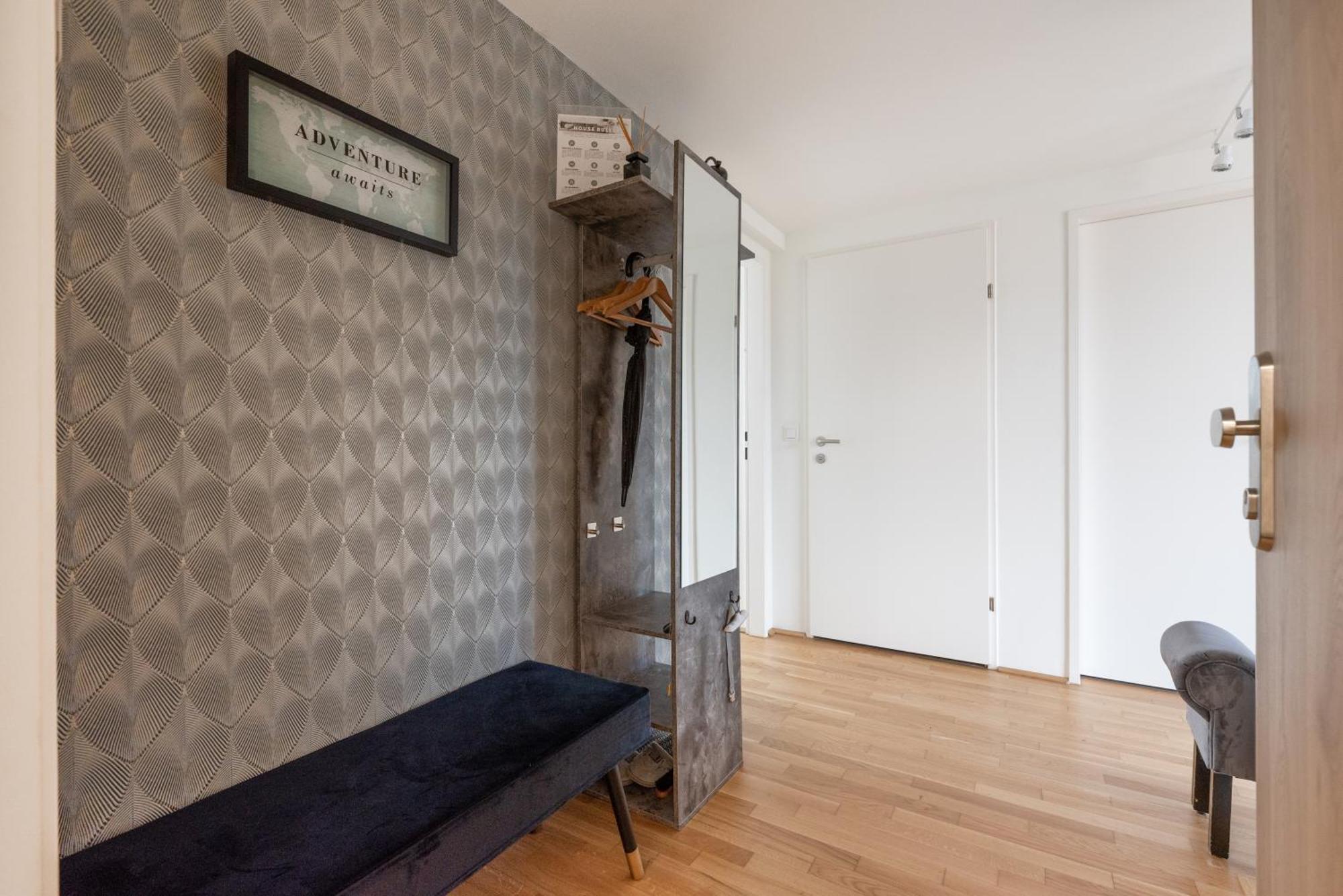 Luxurious Living With Beautiful Terrace Viena