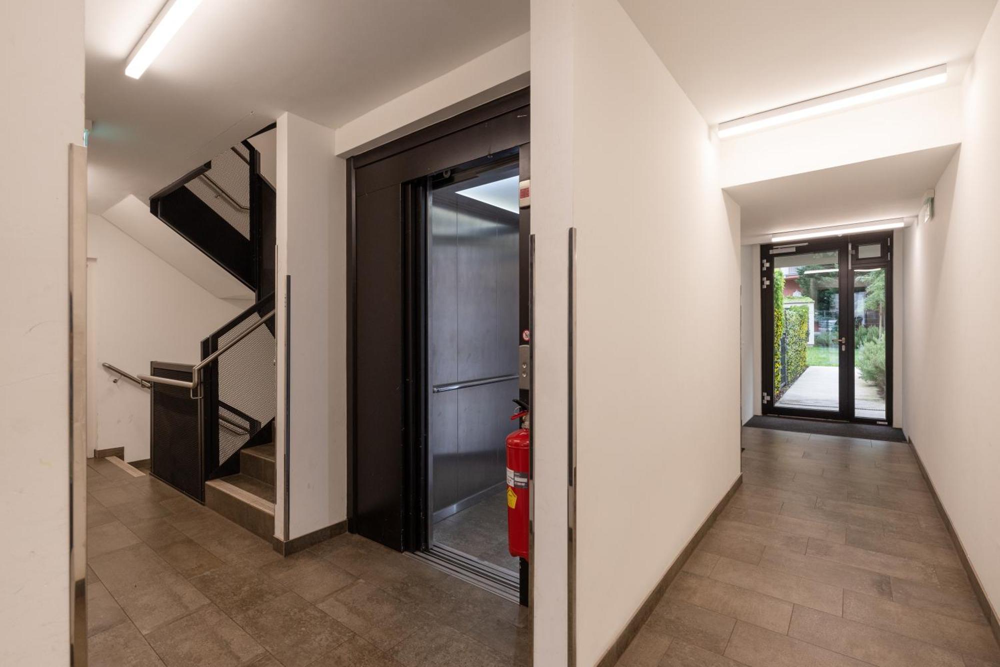 Luxurious Living With Beautiful Terrace Apartament