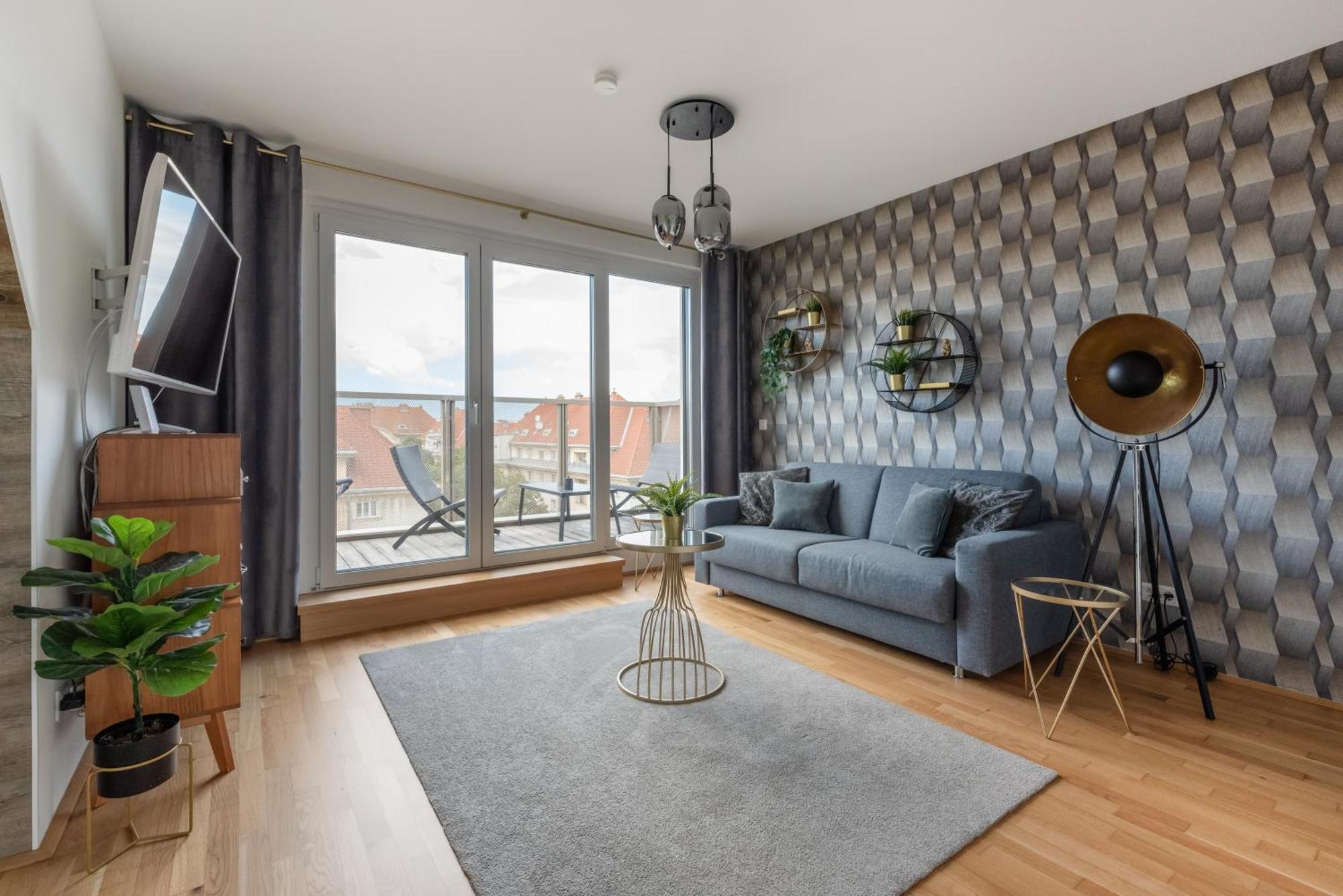 Luxurious Living With Beautiful Terrace Apartament *